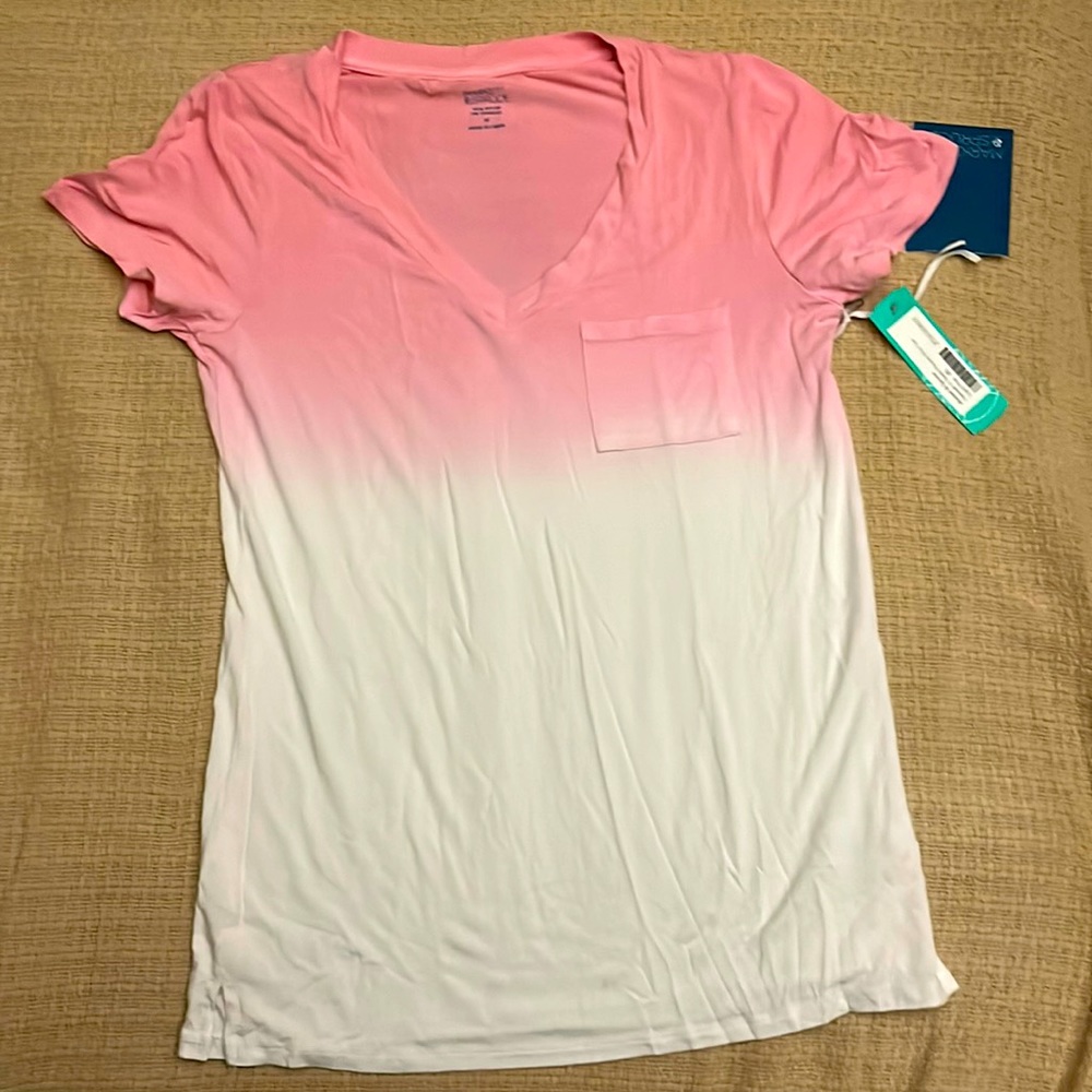 Market & Spruce | V-neck pocket tee | Light Pink and Fades to white | Never Worn